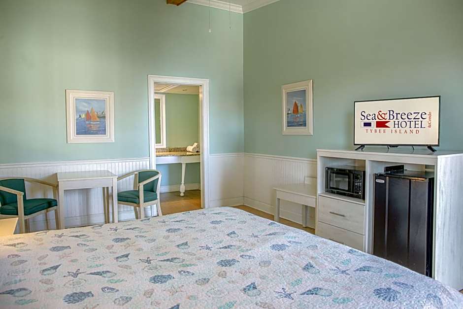 Sea And Breeze Hotel And Condo