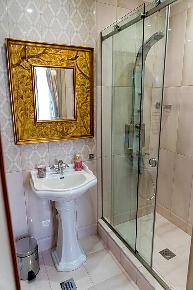 Le Bijou Luxury Rooms & Suites