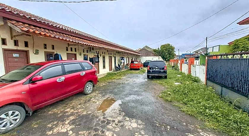 OYO Life 93590 Penginapan Palapa 10 Syariah