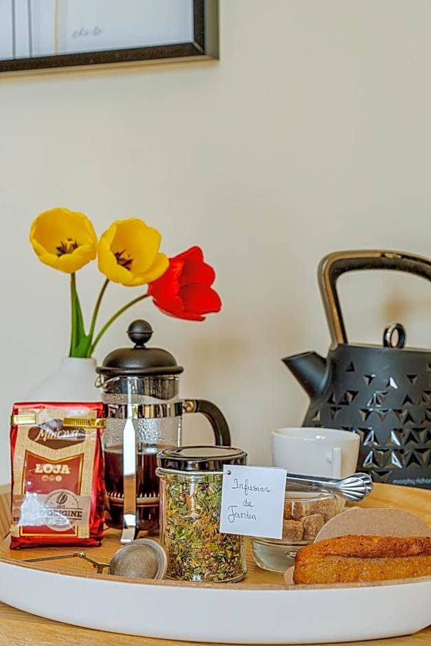 Demeures & Châteaux Auberge de la Tour - Hôtel & Restaurants - Marcolès Auvergne