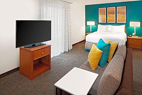 King Studio with Sofa Bed