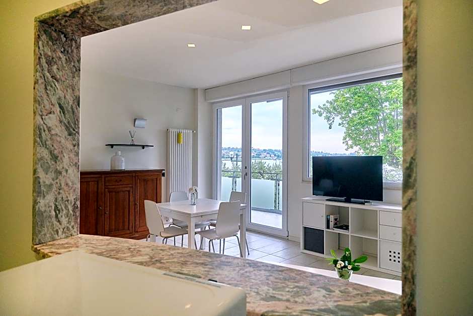 Front Lake Apartment Bardolino