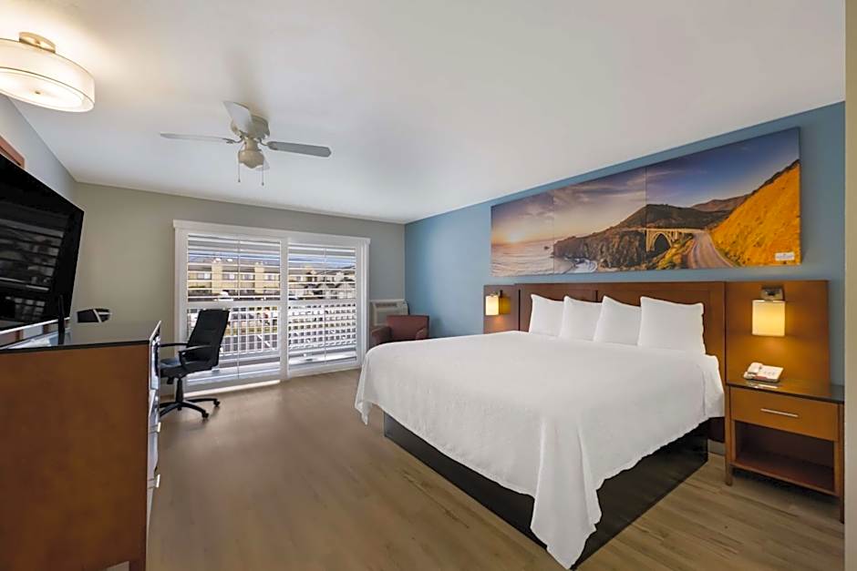 Pacific Coast Roadhouse Hotel