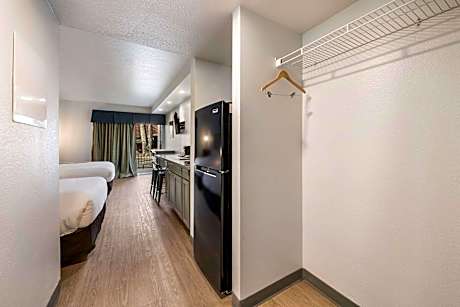 2 Double Beds, Nonsmoking, Accessible