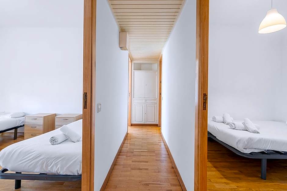 Stylish 4br City View Apt Near Sagrada Familia