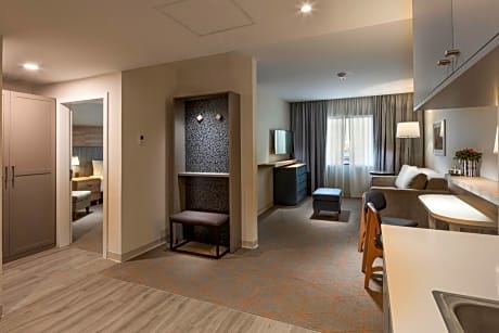 Suite with Two Beds - Non-Smoking