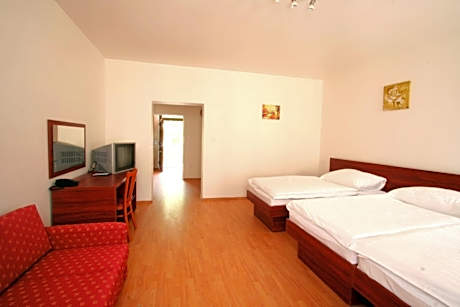 Triple Appartment