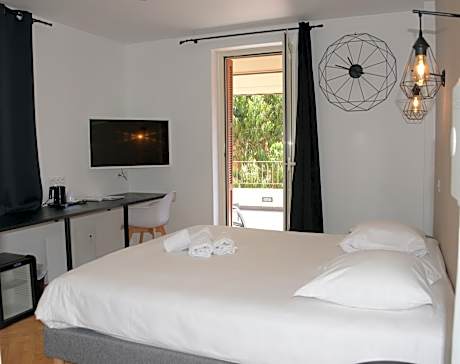 Premium Double Room Terrace with Mountain and Sea View