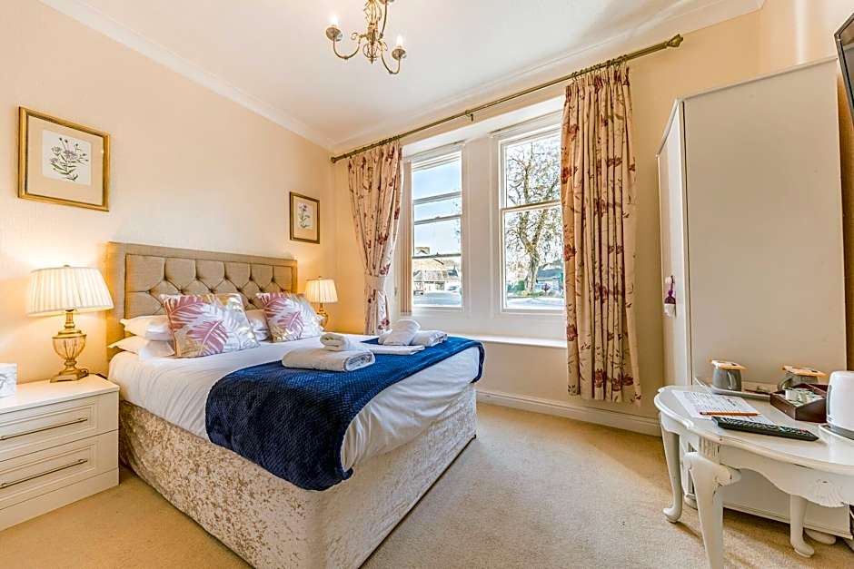 Rayrigg Villa Windermere (Room Only)