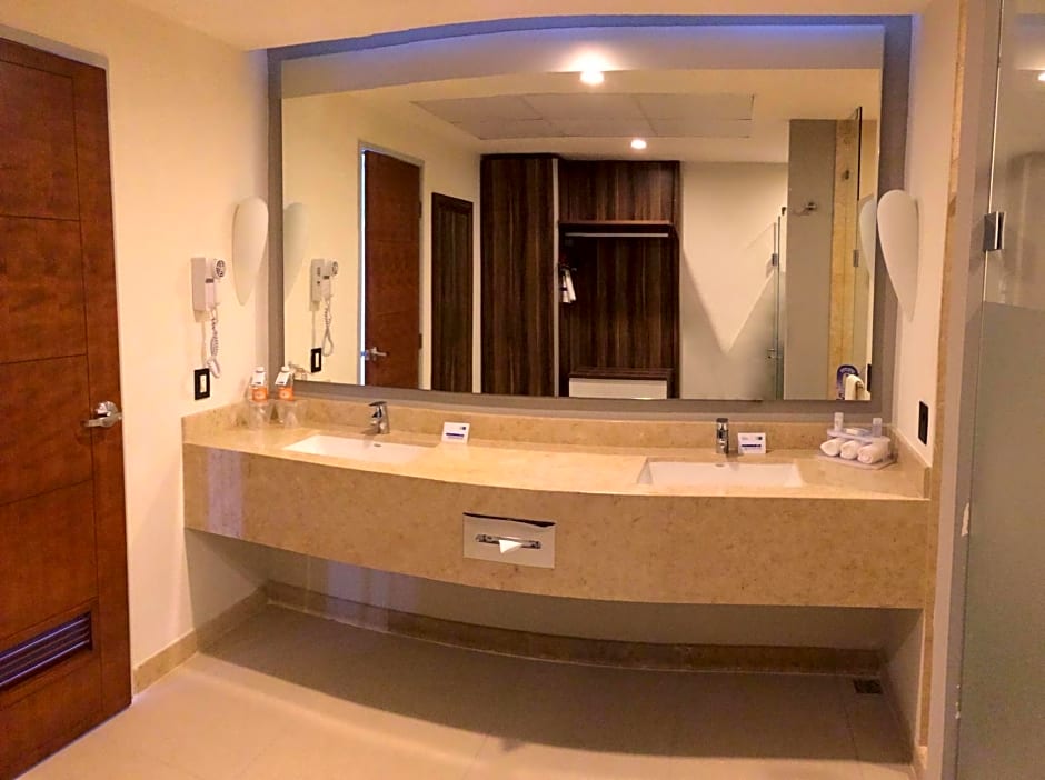 Holiday Inn Express Puerto Vallarta By IHG