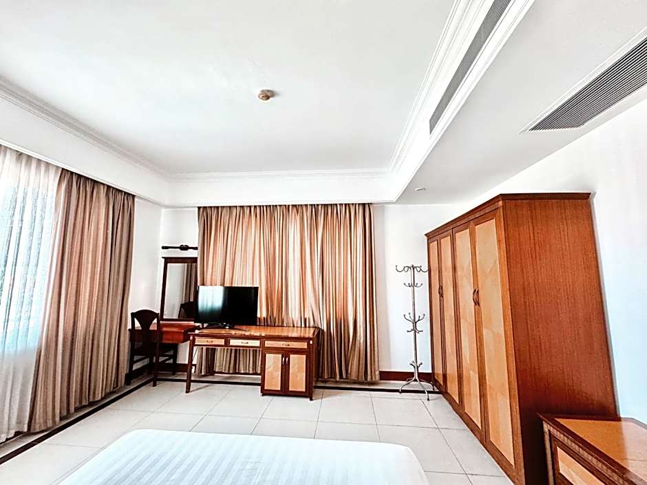 Photo 1 of 7 of Junior Suite