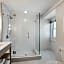 Newport Beach Hotel And Suites