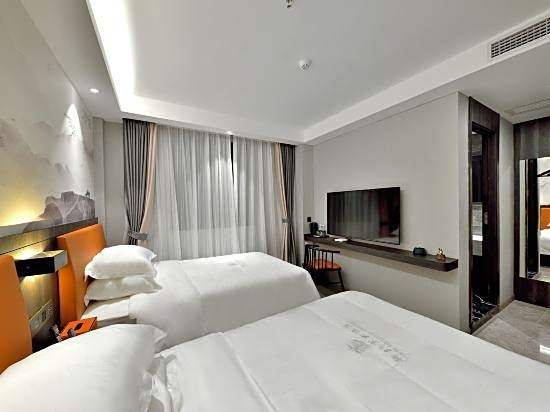 New Beijing Hotel (Guangzhou Sun Yat Sen Memorial Hospital Yide Road Subway Station)