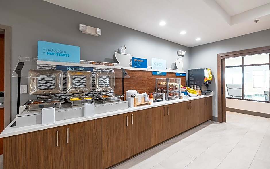 Holiday Inn Express Hotel and Suites Saint Robert By IHG