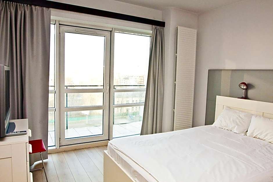 Platinum Towers Country 2 Country