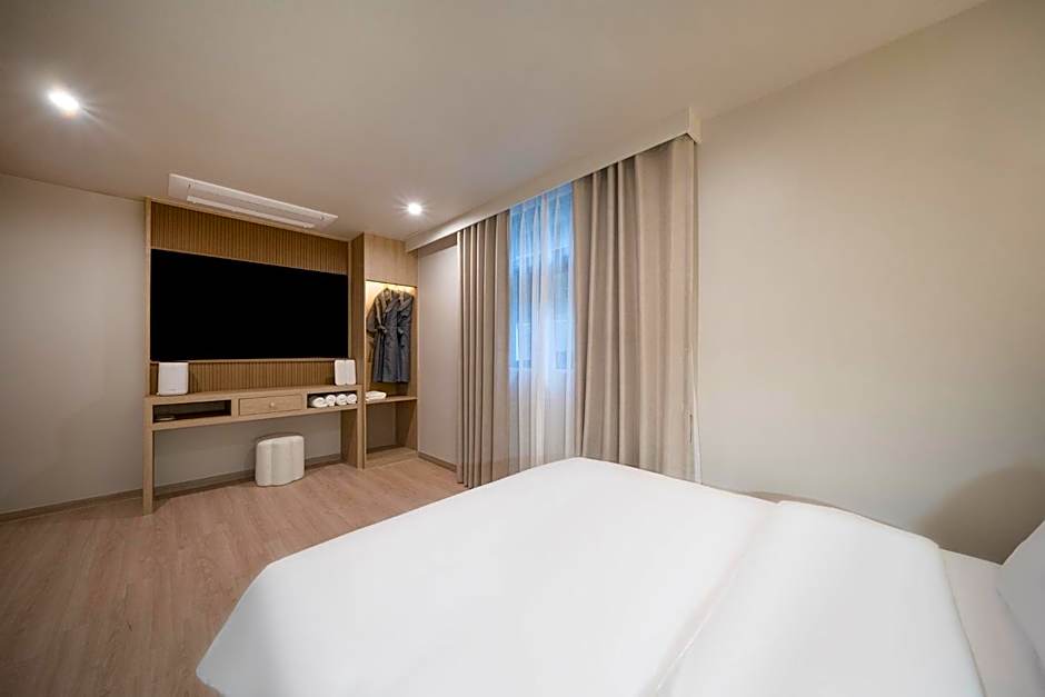 Gyeongju Poverta Hotel