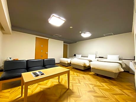 Triple Room