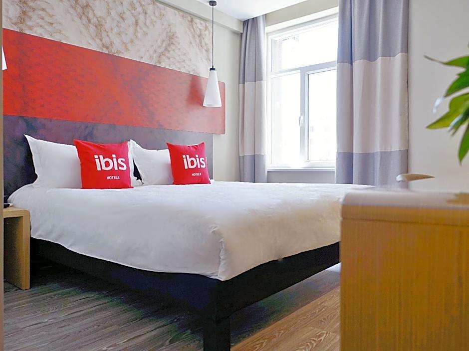 ibis Jiayuguan Railway Station Hotel
