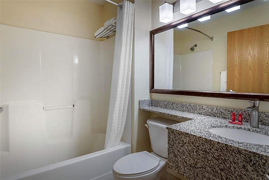 SureStay Plus Hotel by Best Western Litchfield