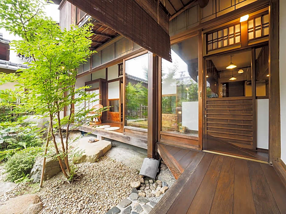 Inase Otsu Machiya Bed and Breakfast