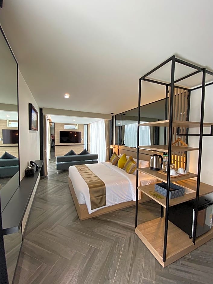 The Gold Living Life