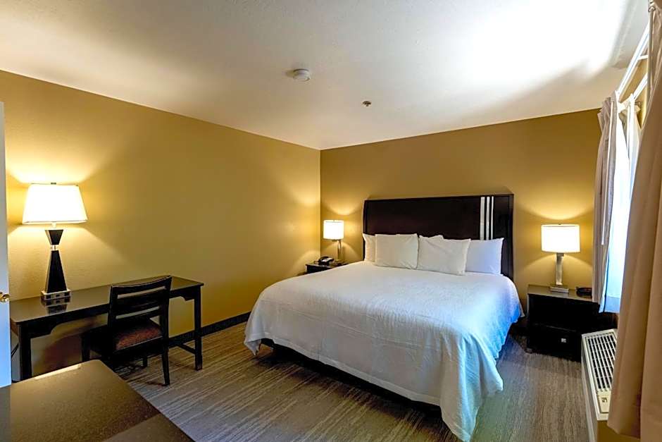 The Oakhurst Inn at Yosemite