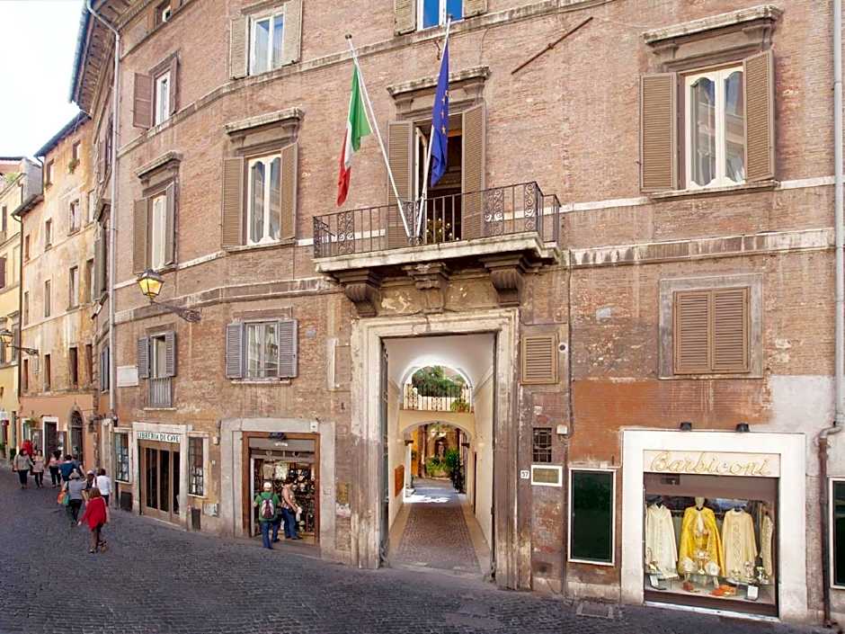 Pantheon Inn