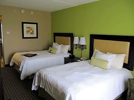 2 Queen Beds Nonsmoking