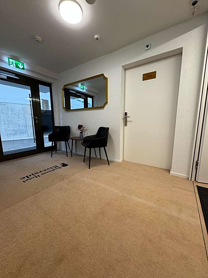 Business Hotel Riverside