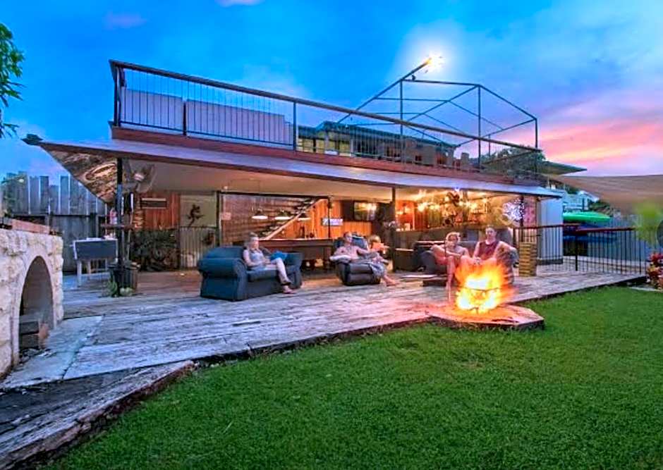 Gladstone Backpackers