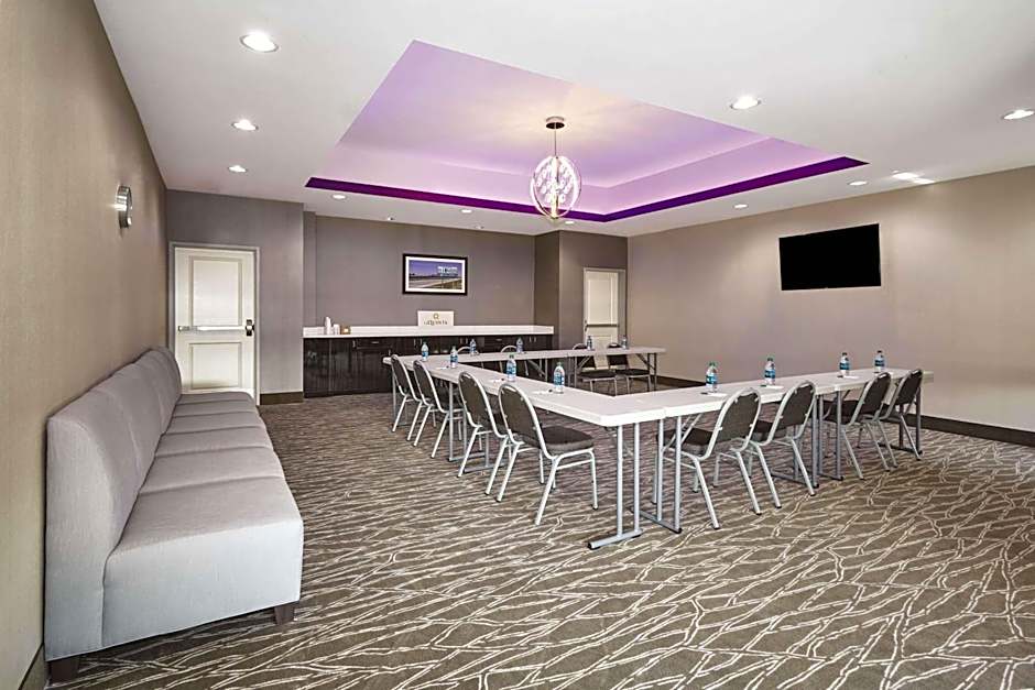 La Quinta Inn & Suites by Wyndham Springfield