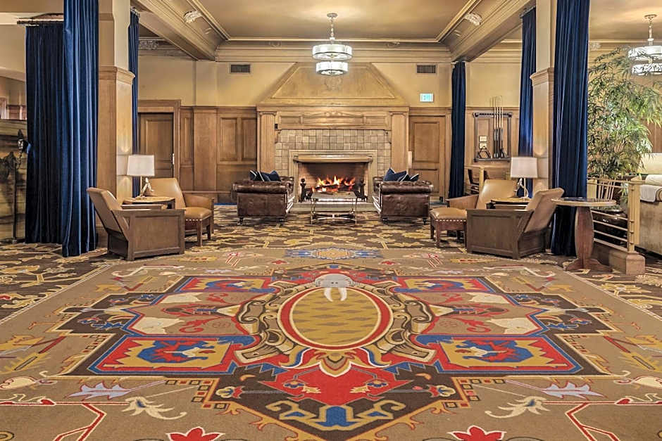 Arctic Club Hotel