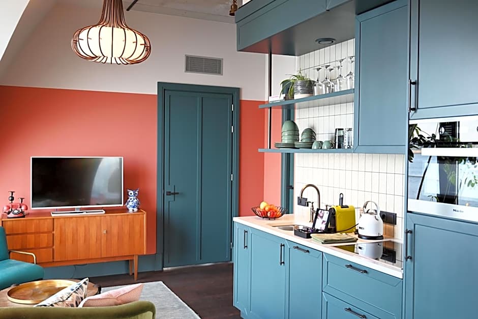 The July - Boat & Co