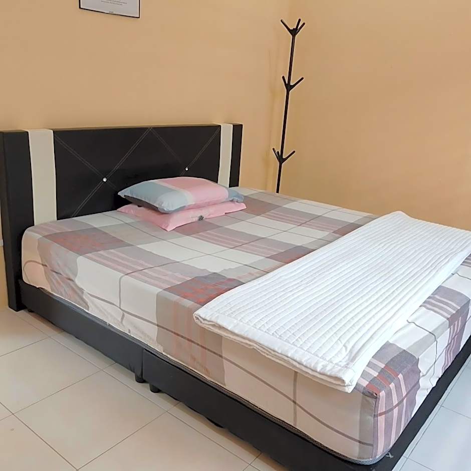 Happy Raub Guest House