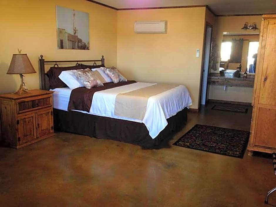 HH Creek Inn