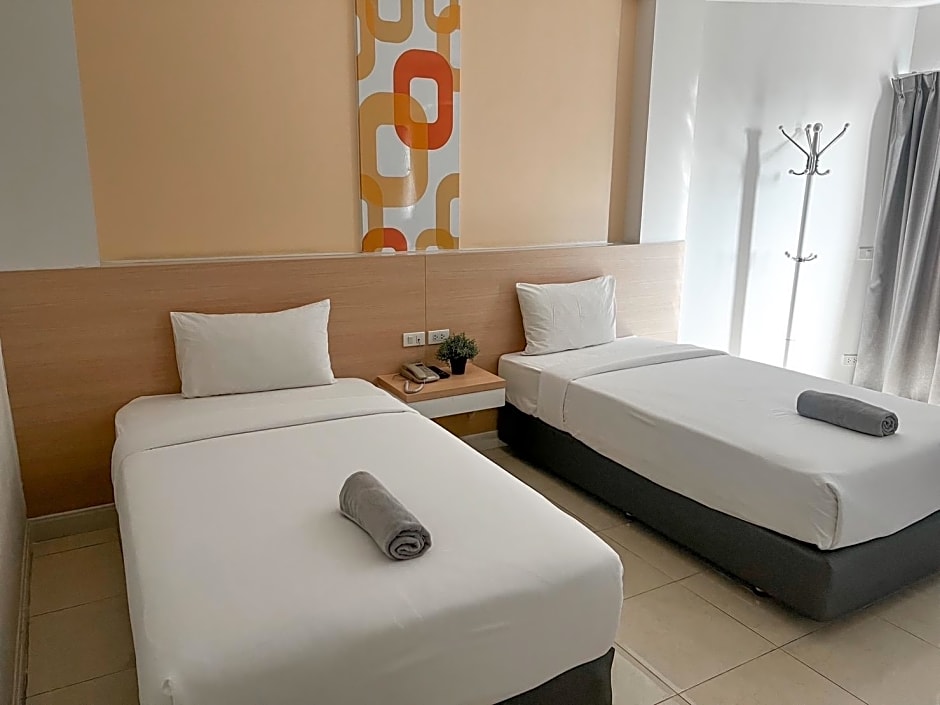 Photo 1 of 18 of Standard 1 Twin Bed