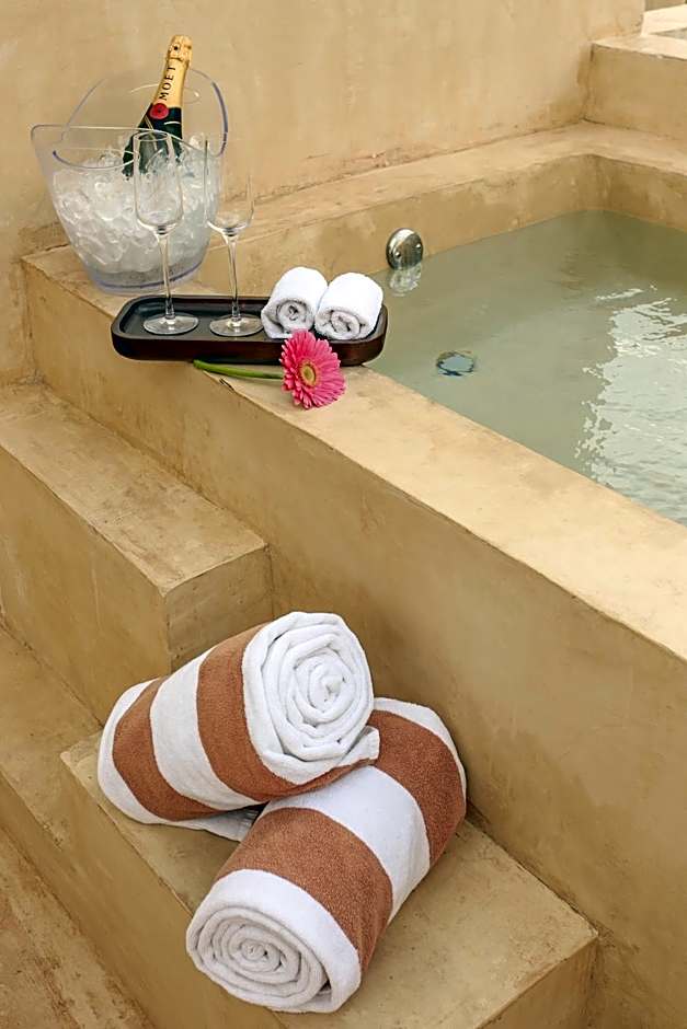 Casona 61 by GuruHotel