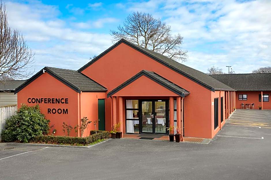 Pavilion Motel & Conference Centre