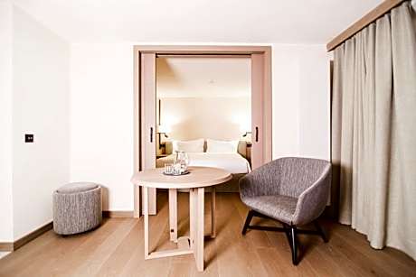 Suite with Mountain View