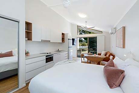 Premium Cabin - Sleeps 2 - Accessible - Dog Friendly