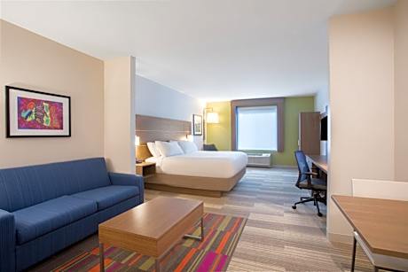 King Room with Roll-In Shower - Disability Access