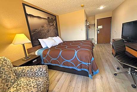 King Room - Non-Smoking