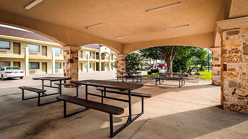 SureStay Hotel by Best Western Floresville