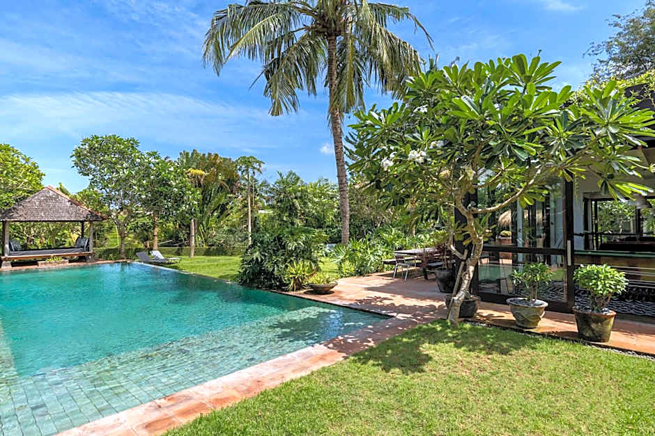 Villa Sajak 5 Bedroom Umalas