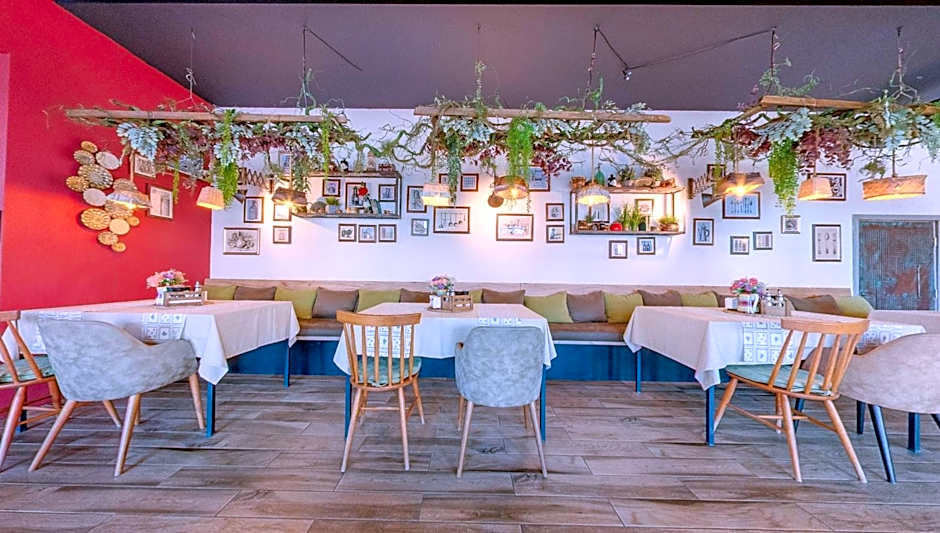 Maria Palace Complex