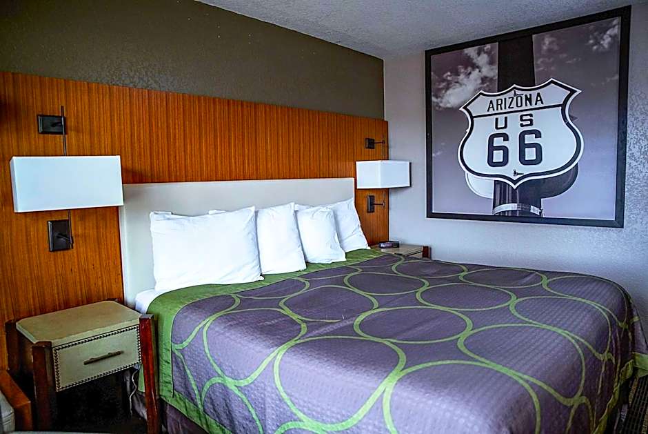Super 8 by Wyndham Holbrook