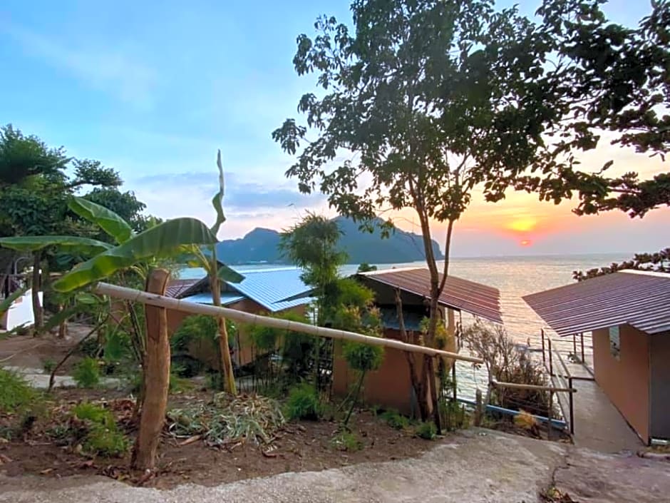 Phi Phi Seaside Bungalow