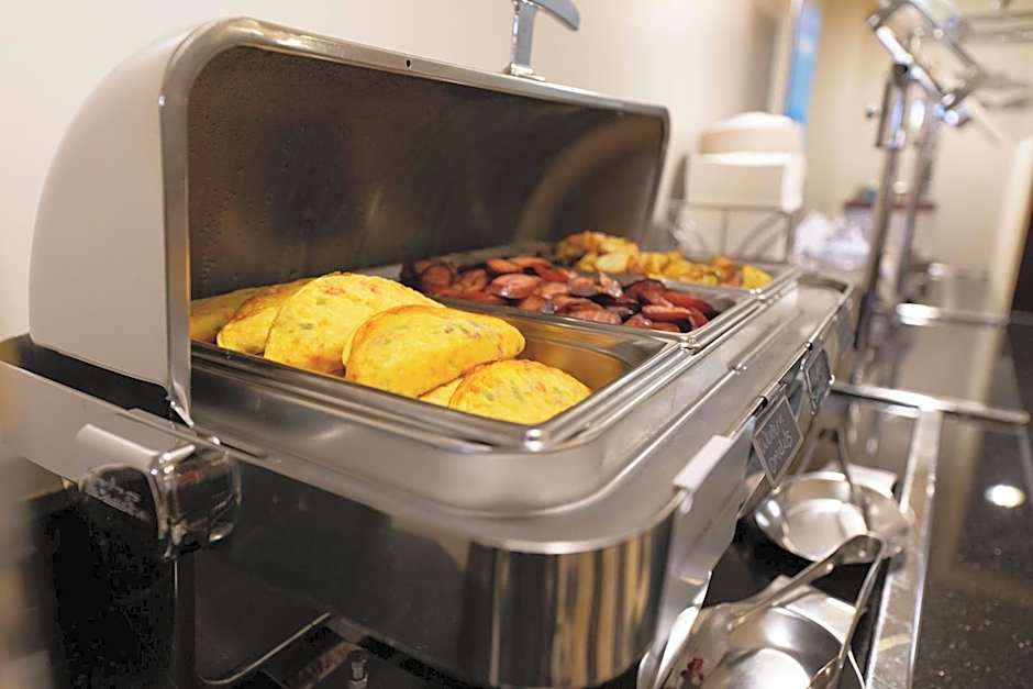 Hampton Inn & Suites Raleigh Cary Lenovo Center