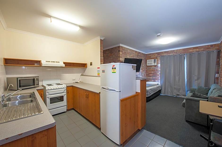 Allan Cunningham Motel
