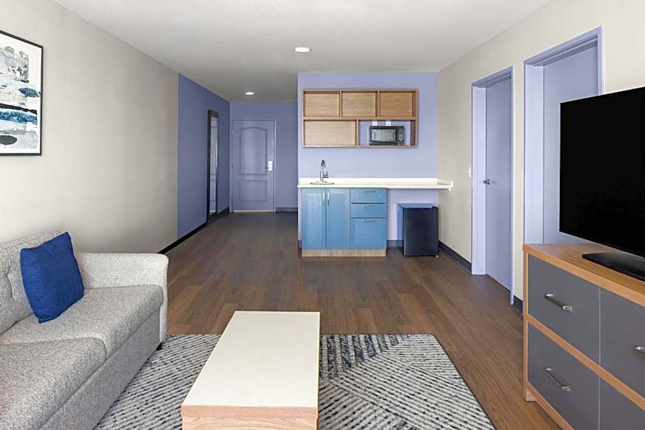 Garner Hotel Phoenix - Surprise By IHG